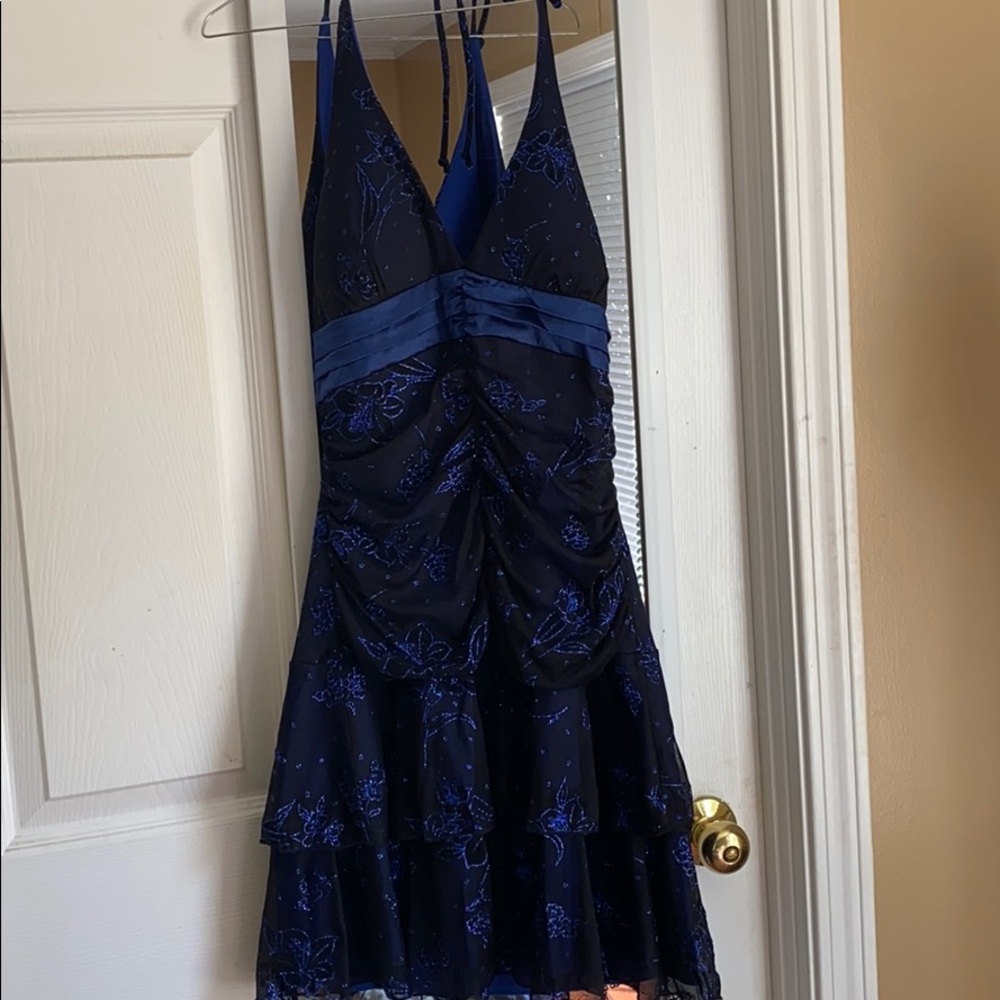 Dress - Picture 2 of 5